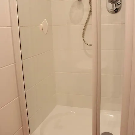 Fritz-wischer-strasse 7, Whg. Behr, Nr. 4 *